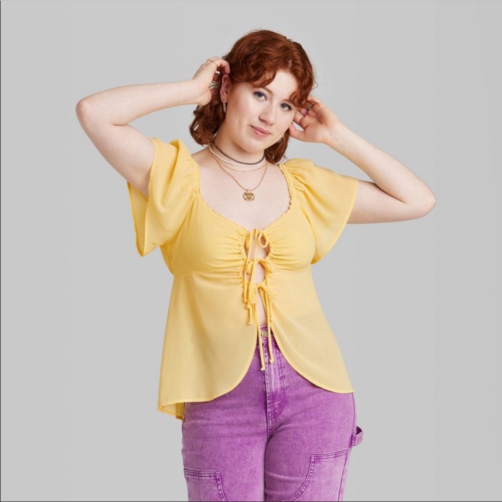 Women's Flutter Short Sleeve Fly Away Top
- Wild Fable Gold XS